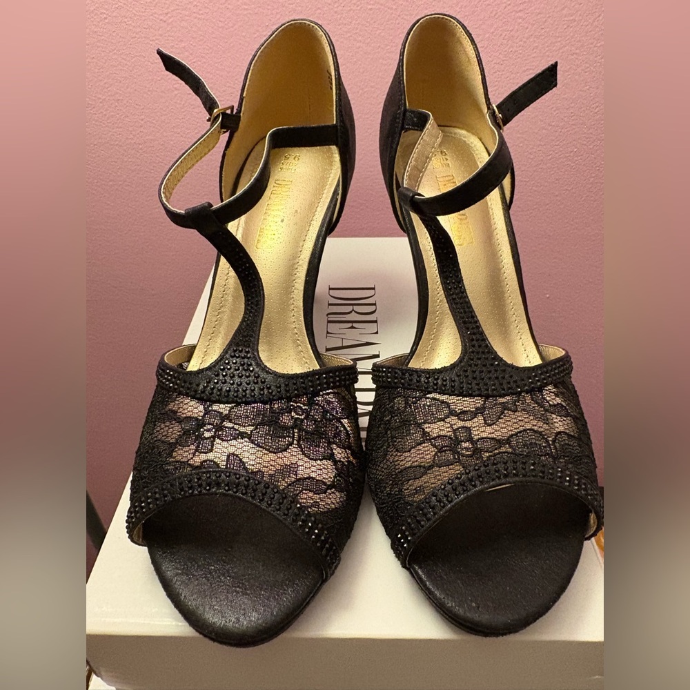 Dream Pairs Black Lace Heels